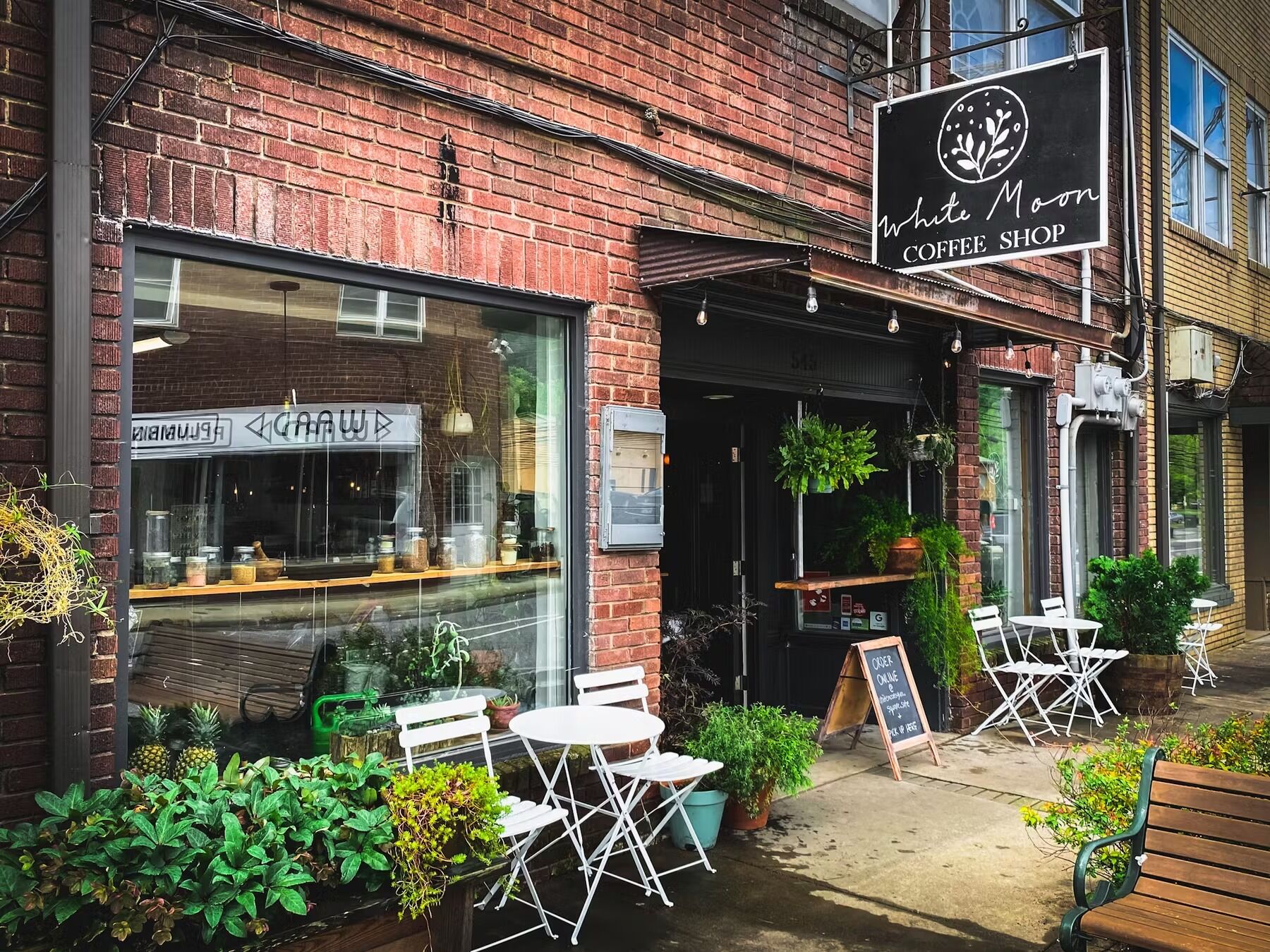 Picture of White Moon Cafe & Dark Moon Cocktail Bar