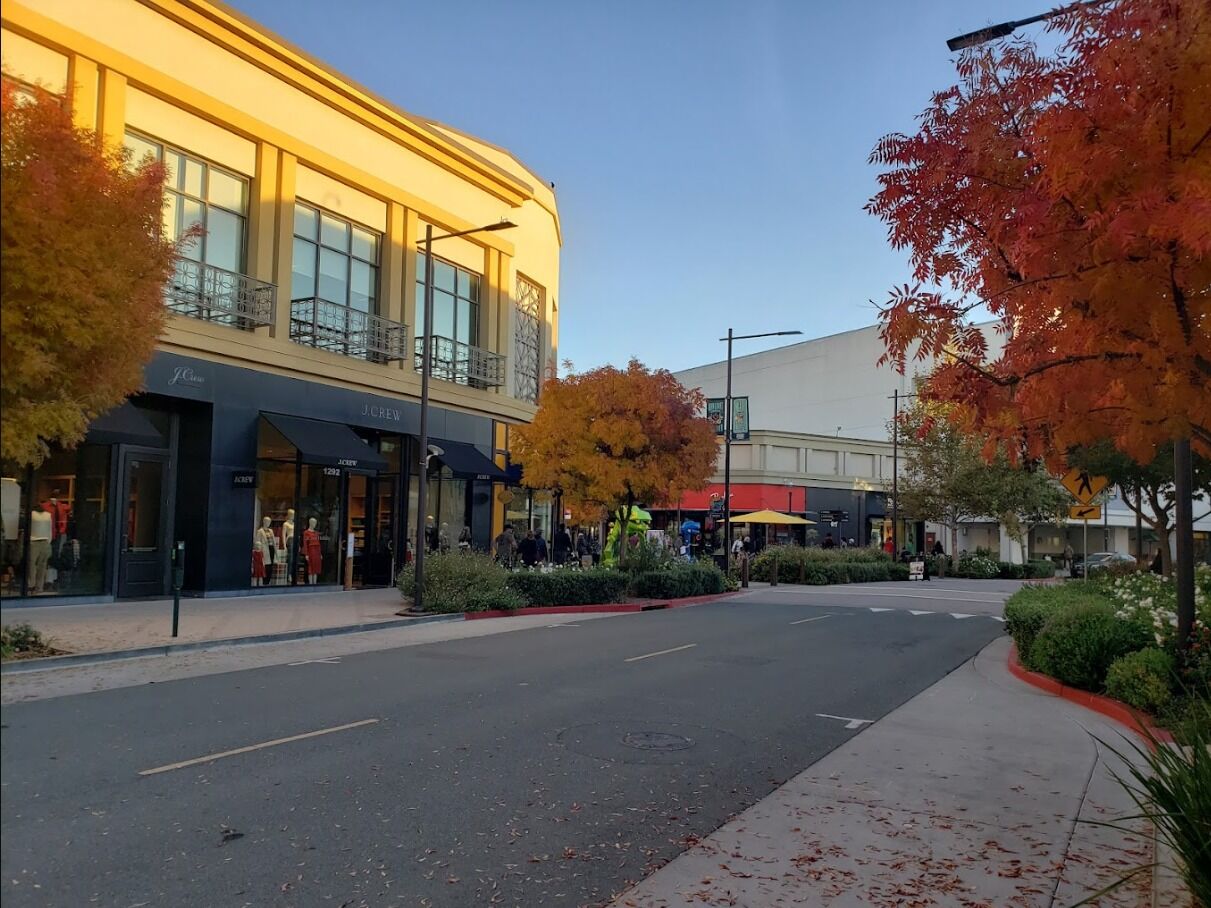 Picture of Broadway Plaza