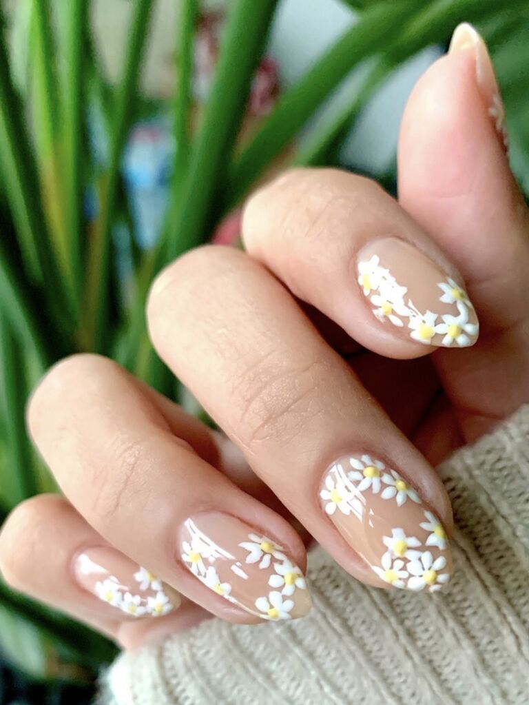 wedding nail ideas daises nail art