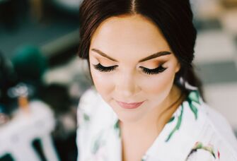 Best false eyelashes for your wedding day. 