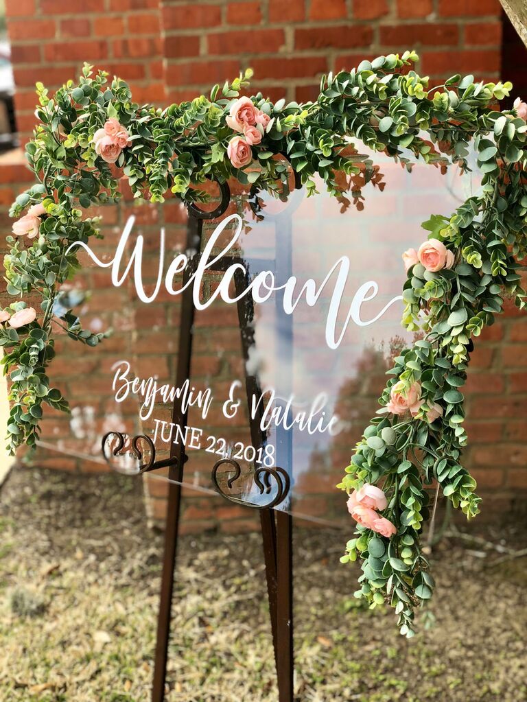 26 Wedding Signs Perfect for Greeting Guests