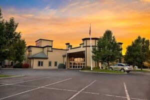 Picture of Oxford Suites Pendleton