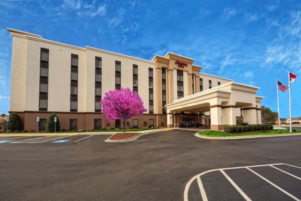 Picture of Hampton Inn by Hilton Dunn