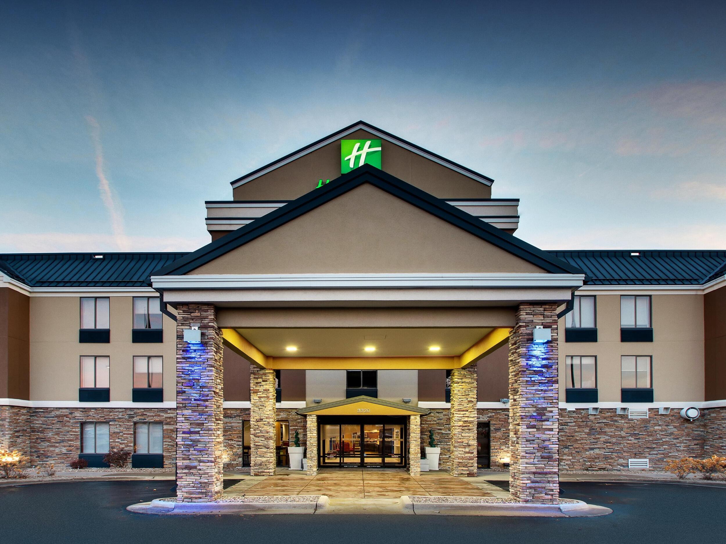 Picture of Holiday Inn Express and Suites