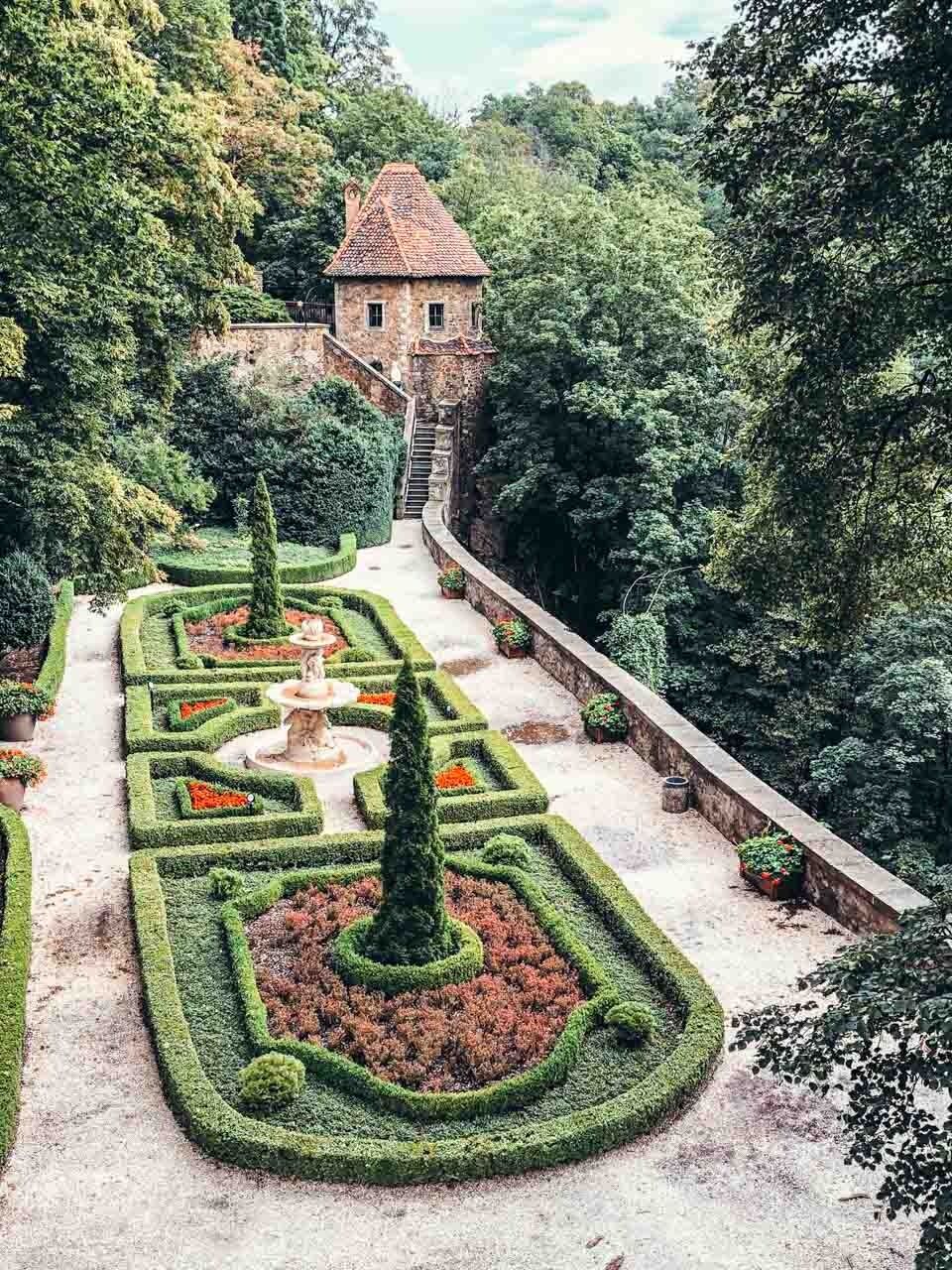 Picture of Ksiaz Castle gardens