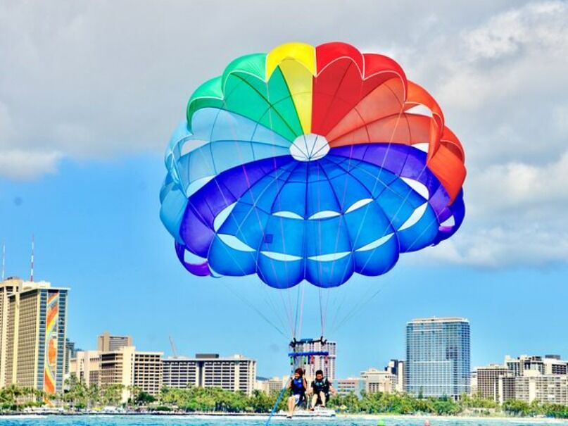 Picture of 1-Hour Guided Hawaiian Parasailing in Waikiki