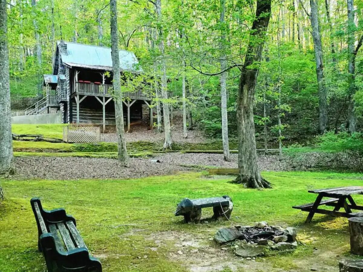 Picture of Peaceful Creekside Cabin