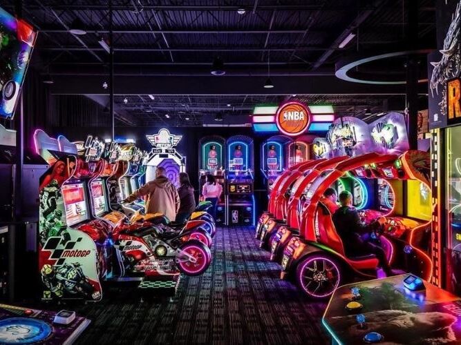 Picture of Dave & Buster's Westbury