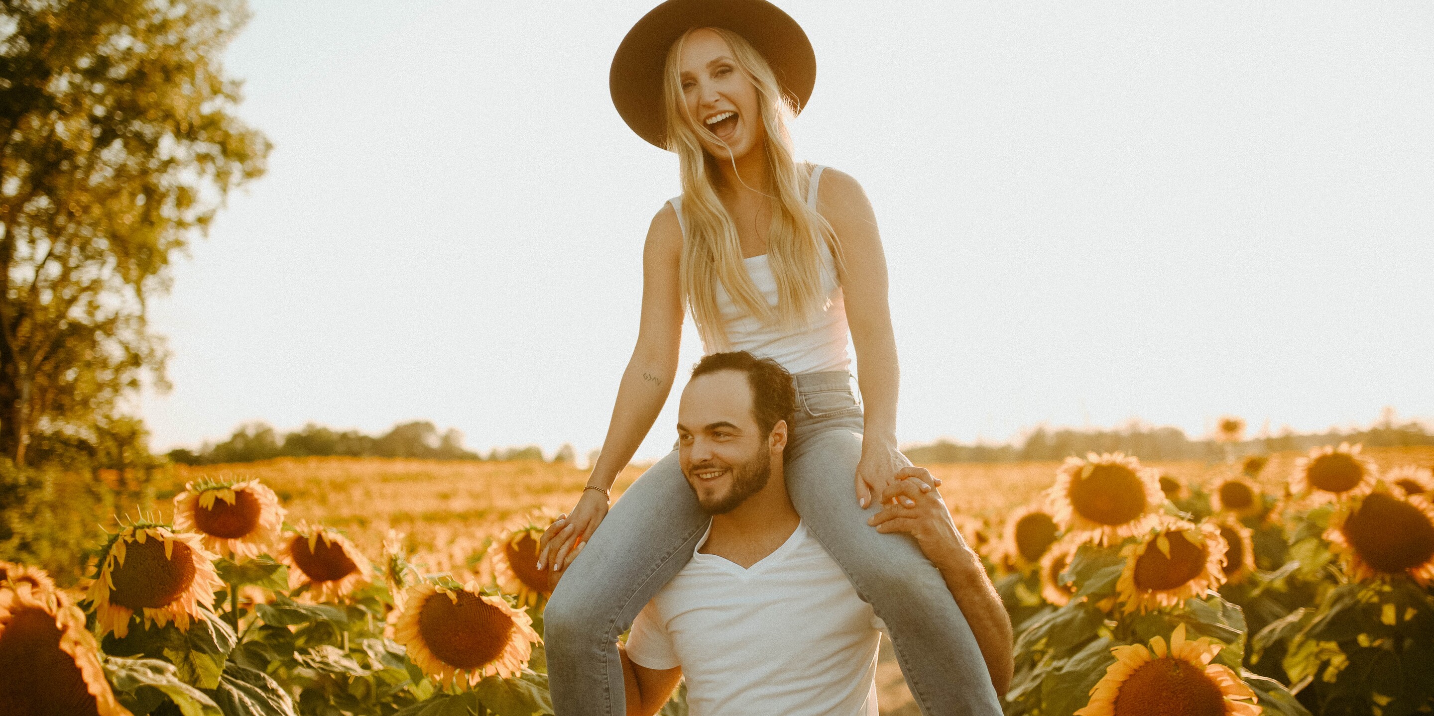 Victoria & Leo Home Page Banner