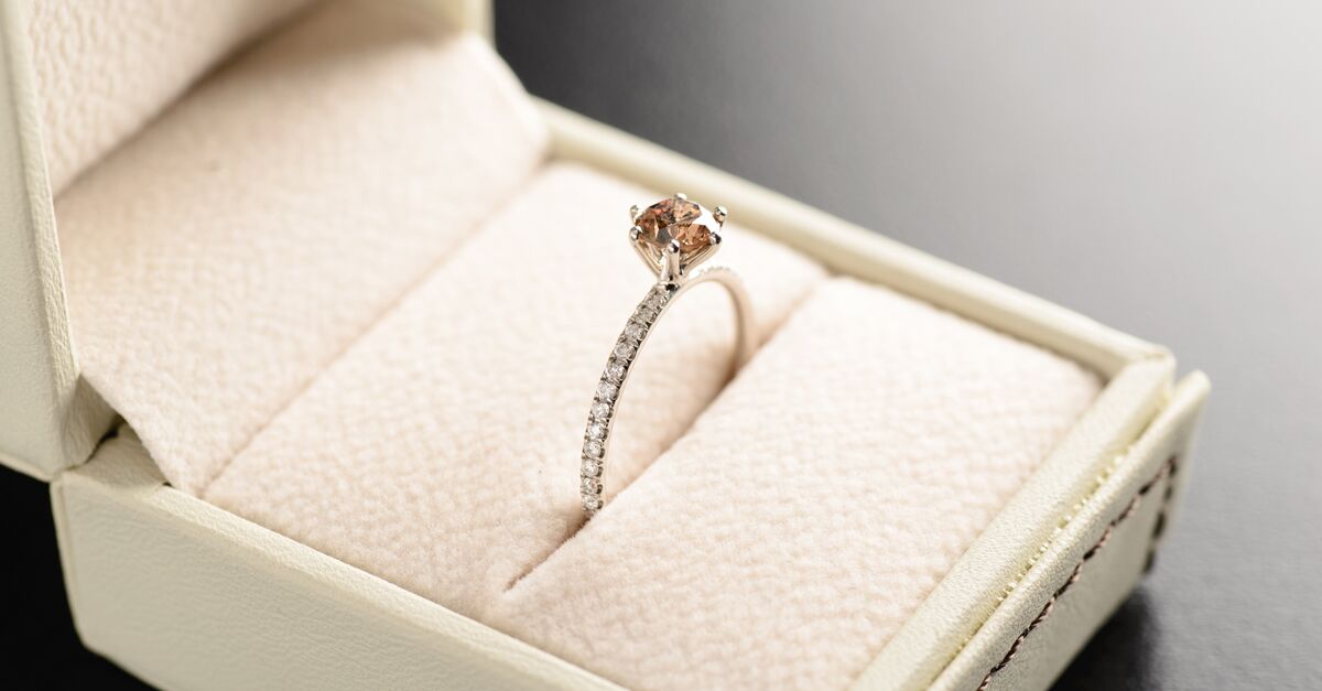 Engagement Ring vs. Wedding Ring: What's the Difference? - Ken & Dana Design