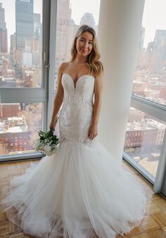 Essense of Australia D3600 Fit-and-Flare Wedding Dress