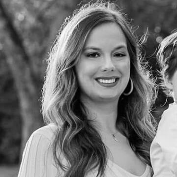 Lyndsey Pharis