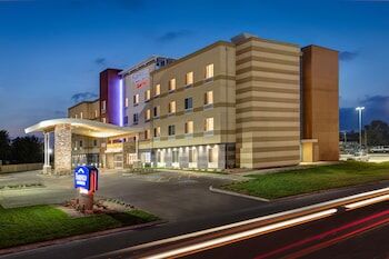 Picture of Fairfield Inn and Suites by Marriott Northfield