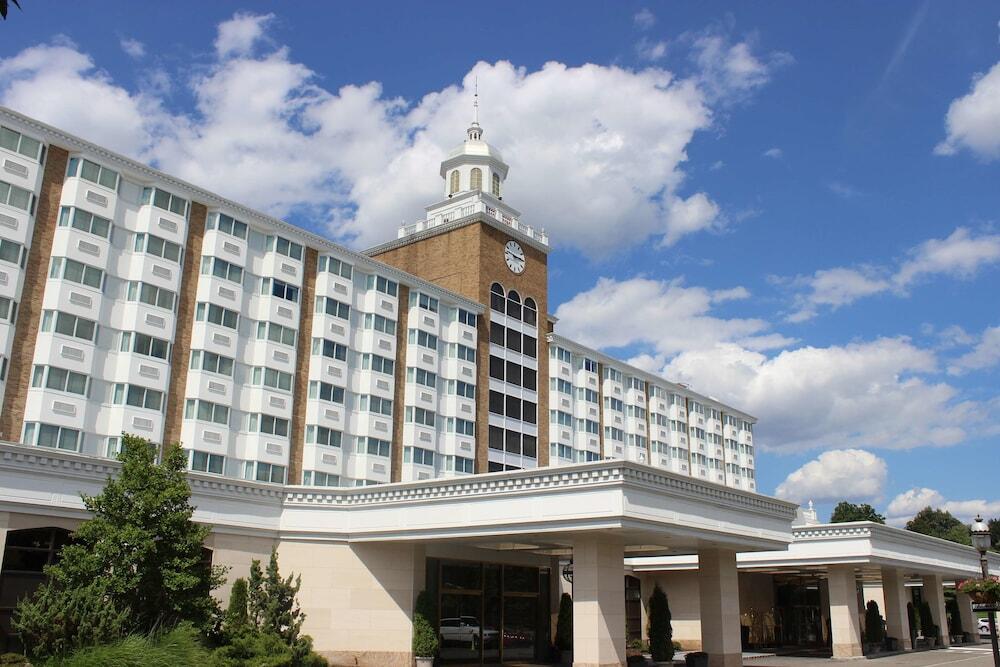 Picture of The Garden City Hotel