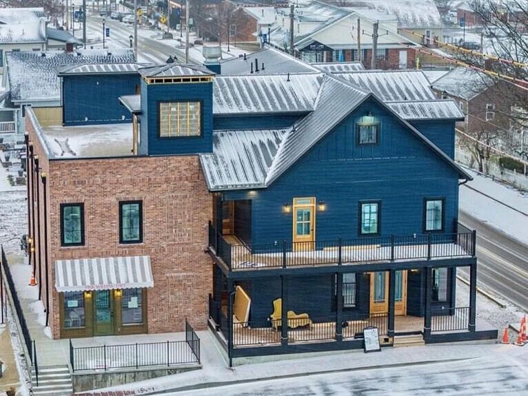 Picture of Oak Street Inn & Lounge