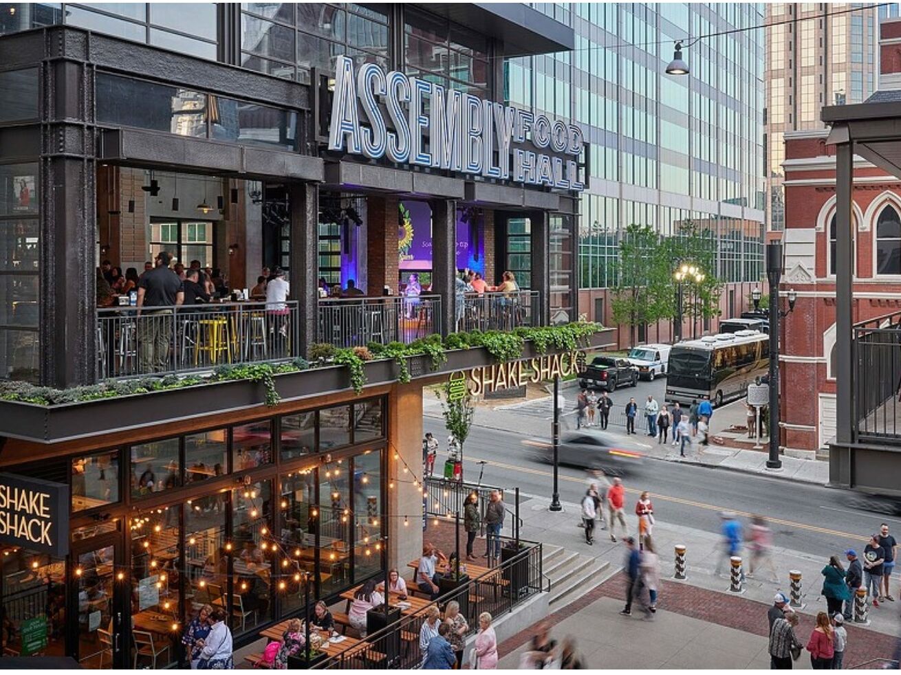 Picture of Fifth + Broadway