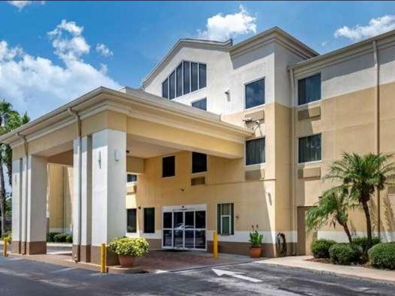 Picture of Comfort Inn & Suites DeLand - near University