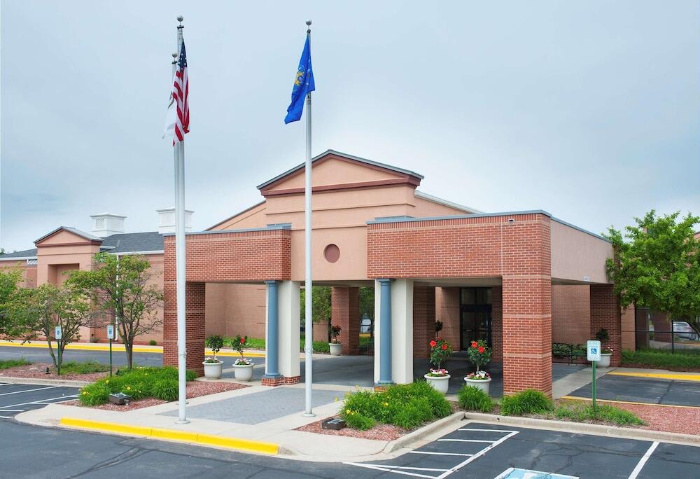 Picture of DoubleTree by Hilton Milwaukee - Brookfield