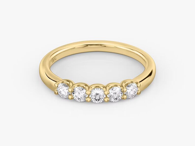  simple oval-embellished engagement band