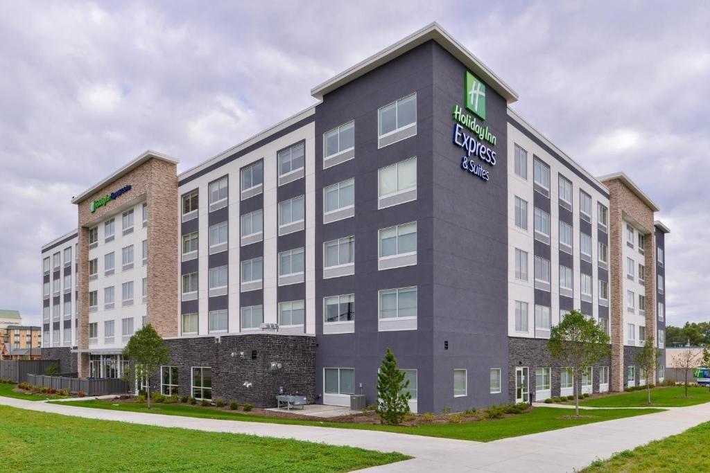 Picture of Holiday Inn Express & Suites Mall of America - Msp Airport by IHG