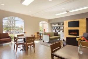 Picture of Country Inn & Suites by Radisson Pineville, LA