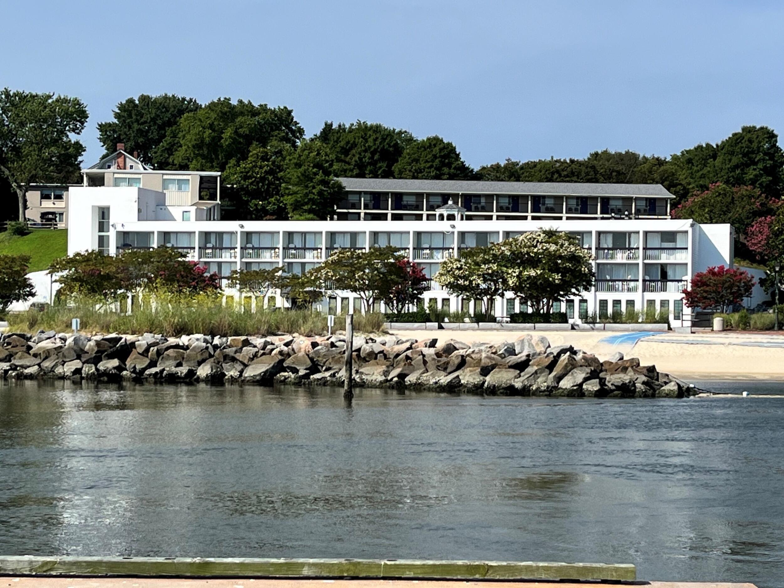Picture of Yorktown Beach Hotel