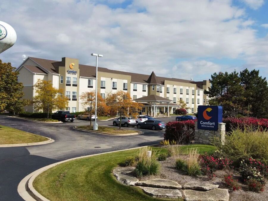 Picture of Comfort Inn & Suites Geneva- West Chicago