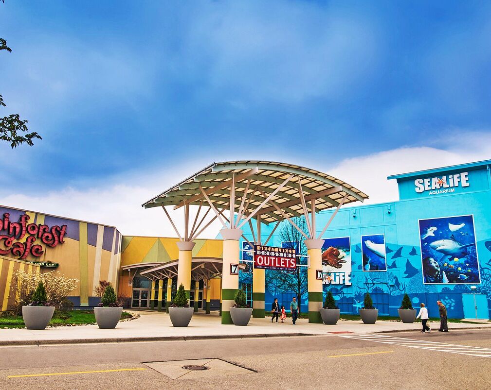Picture of Great Lakes Crossing Outlets