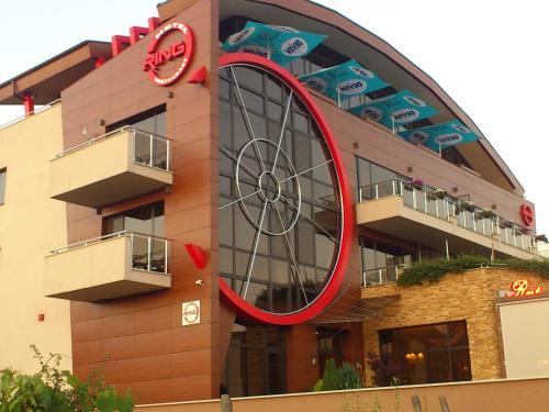 Picture of Family Hotel Ring