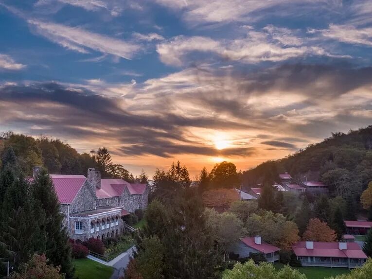 Picture of Mountain Lake Lodge