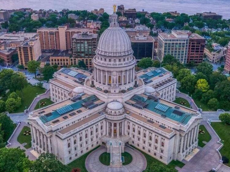 Picture of Wisconsin State Capitol