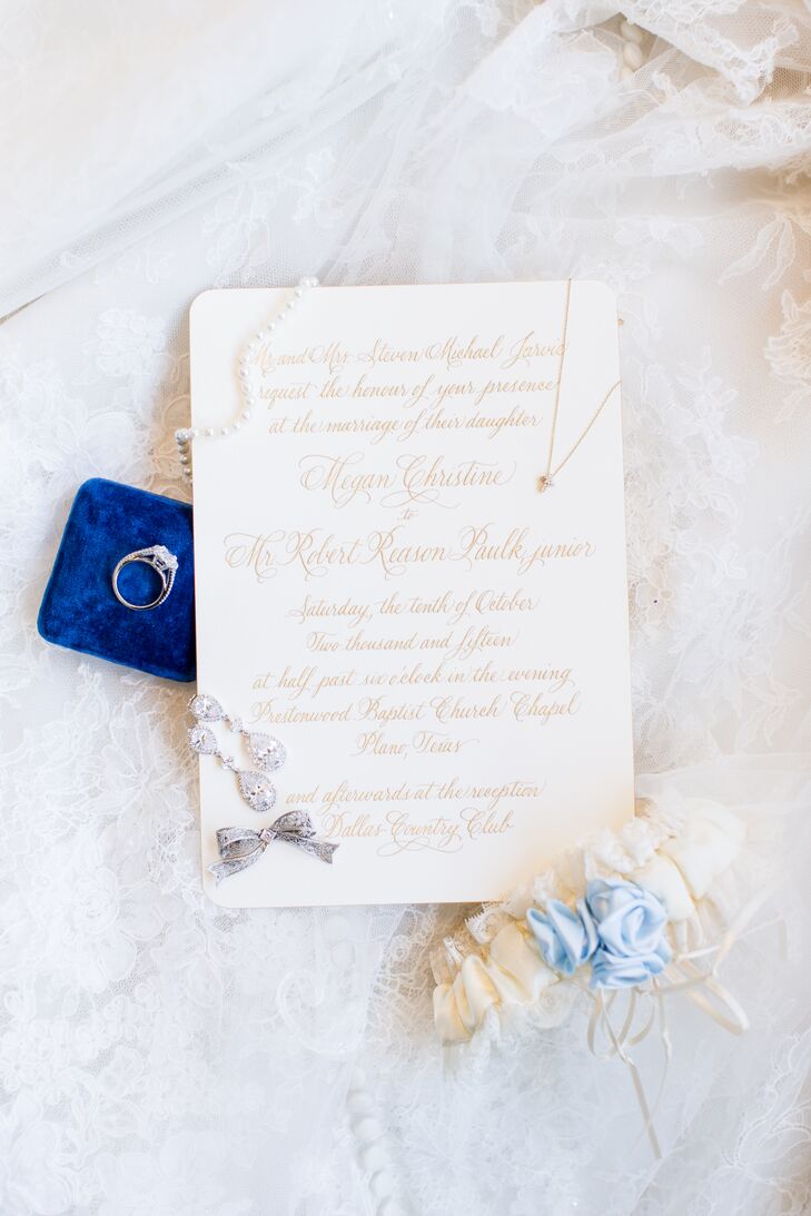 Megan and Bobby kept the stationery classic, opting for a timeless, formal design featuring ivory card stock and whimsical script. Gold ink tied in the evening’s glamorous vibe.