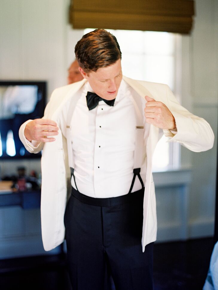 Both Brian and David wore white dinner jackets, suspenders and classic bow ties for a classic look that was reflective of their "Old Hawaii" aesthetic.