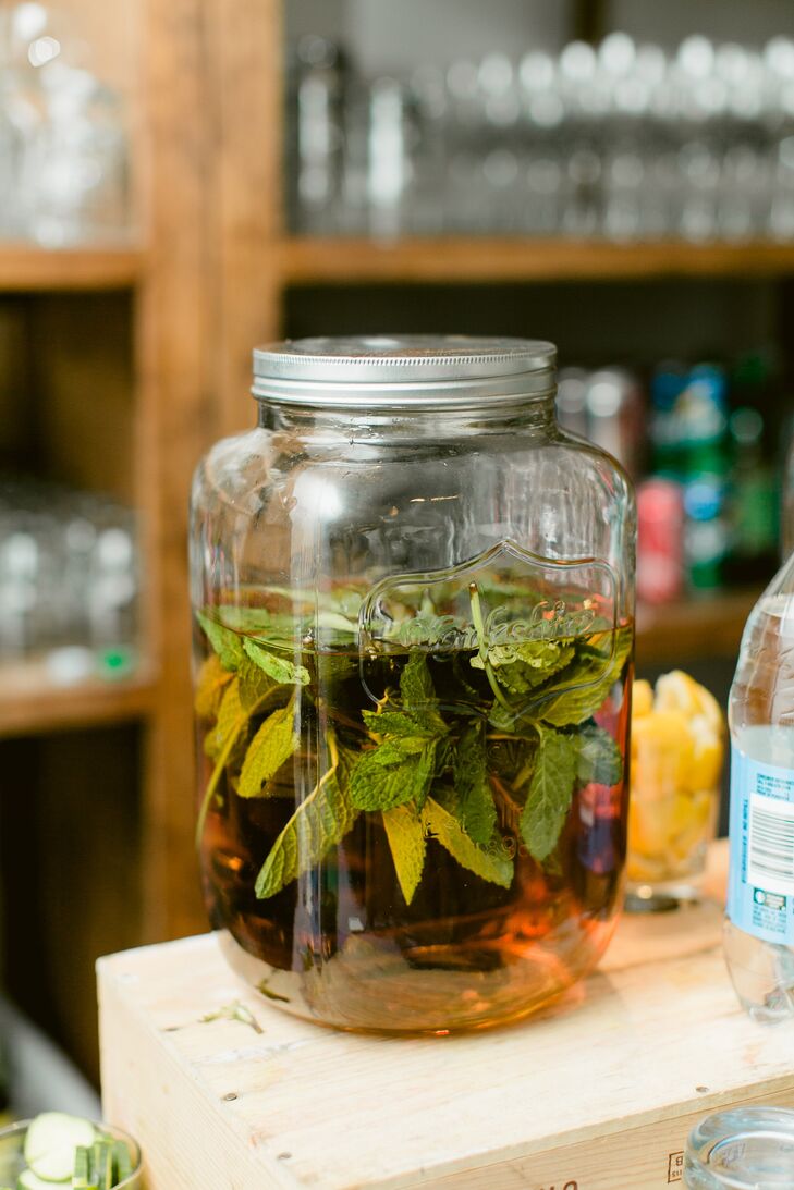 The couple offered signature cocktails: a Tequila Mojito (for Jav) and Southern Cucumber (for Mary), served in mason jar drink dispensers.