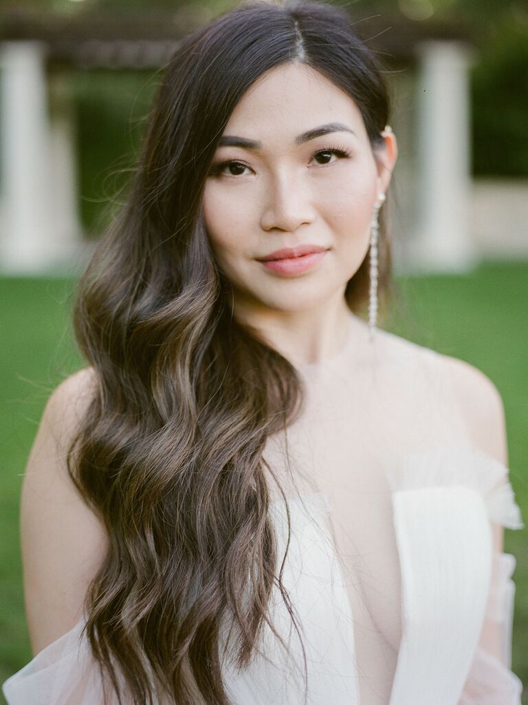 31 Stunning Side Hairstyles For Your Wedding