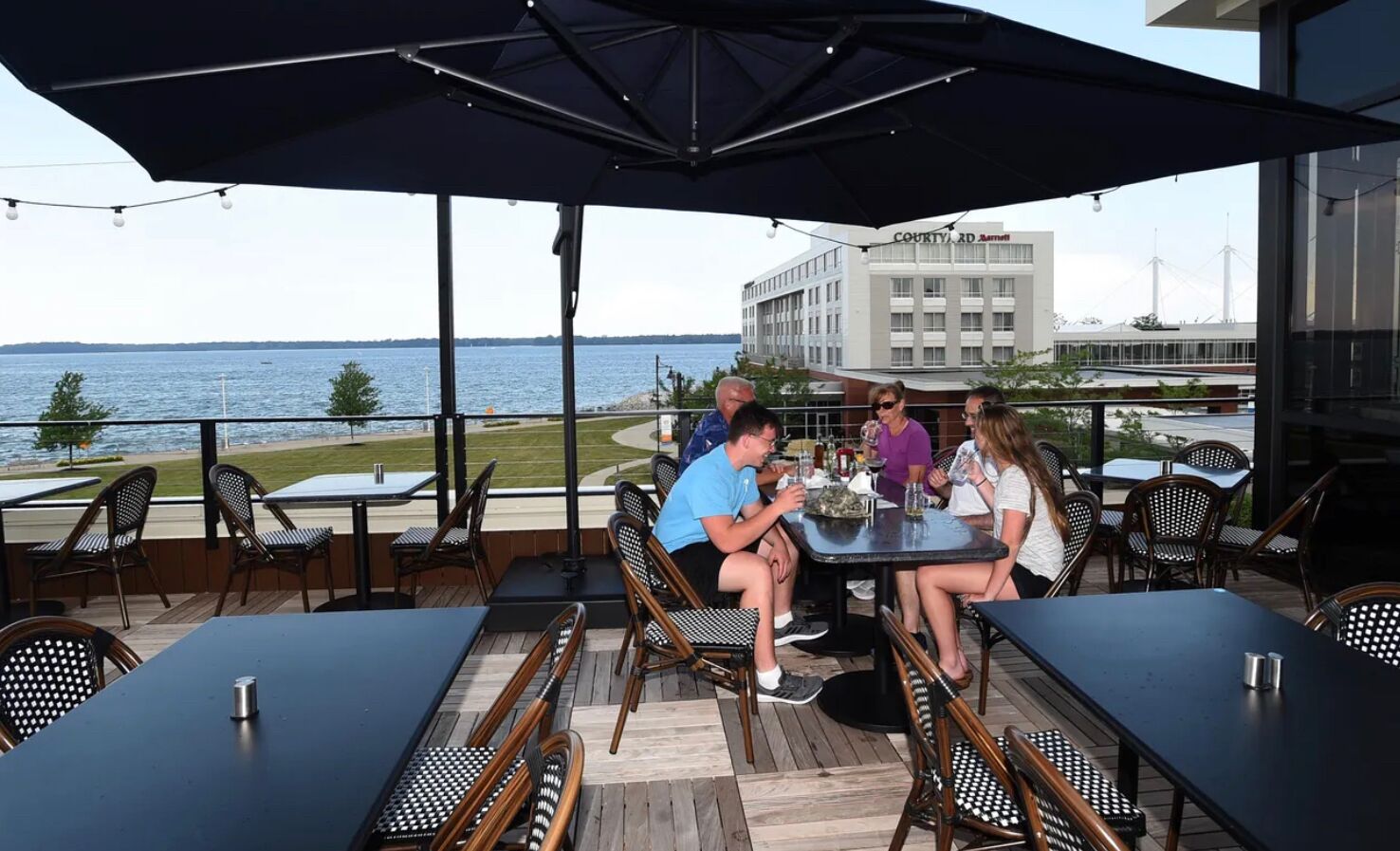Picture of Pier 6 Rooftop Bar