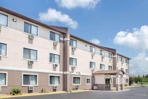 Picture of Boarders Inn & Suites by Cobblestone Hotels Waterloo / Cedar Falls