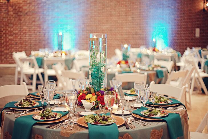 Teal Linens and Gold Dinnerware