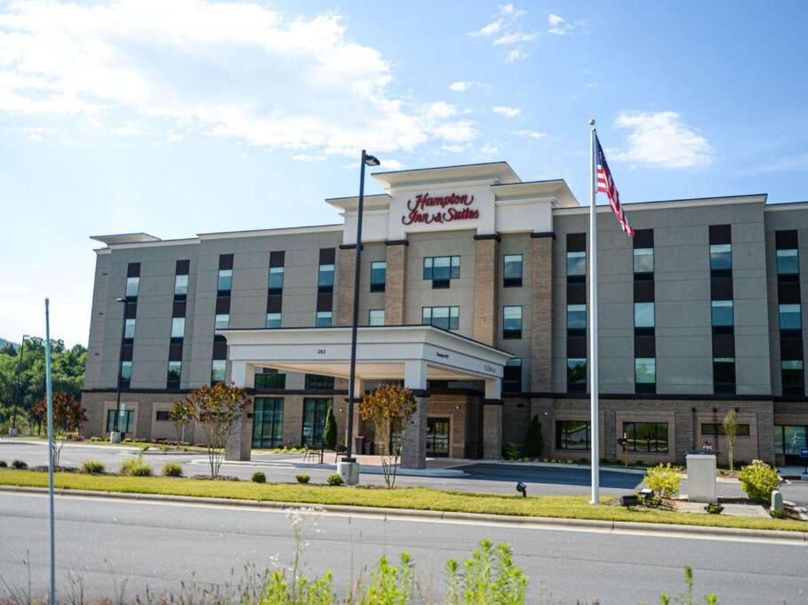Picture of Hampton Inn & Suites Lenoir
