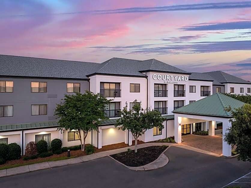 Picture of Courtyard Hattiesburg