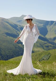 Ariamo Boho Josephine Fit-and-Flare Wedding Dress