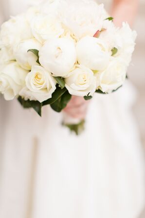 Simple Bouquet of White Peonies and Roses