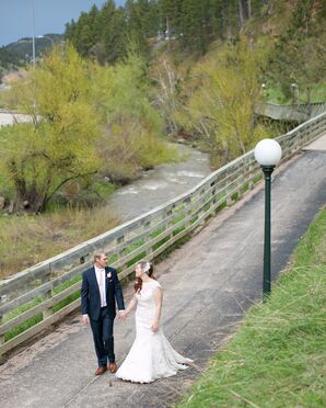 Ivory Lace Mermaid-Style Wedding Dress