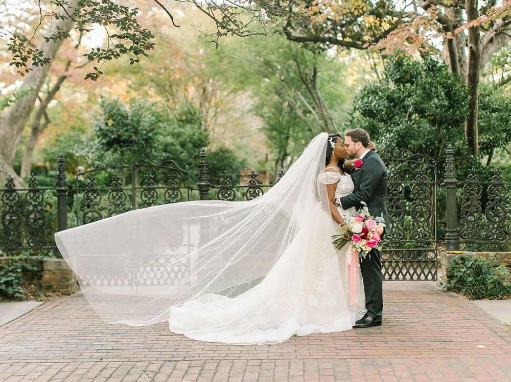 25 Chic Short Wedding Veils to Rock at the Altar