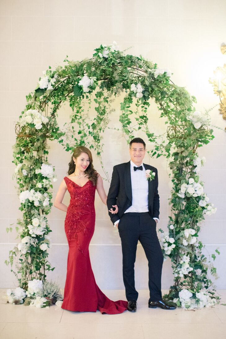 Garden-Inspired Ivy and White Rose Wedding Arch