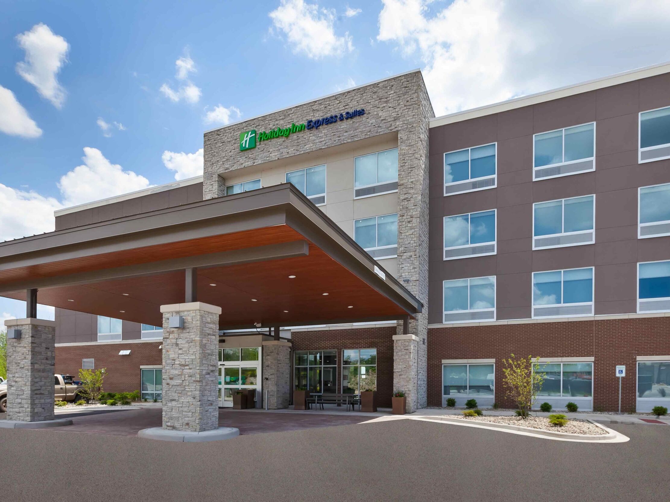 Picture of Holiday Inn Express & Suites Grand Rapids Airport - South, an IHG Hotel