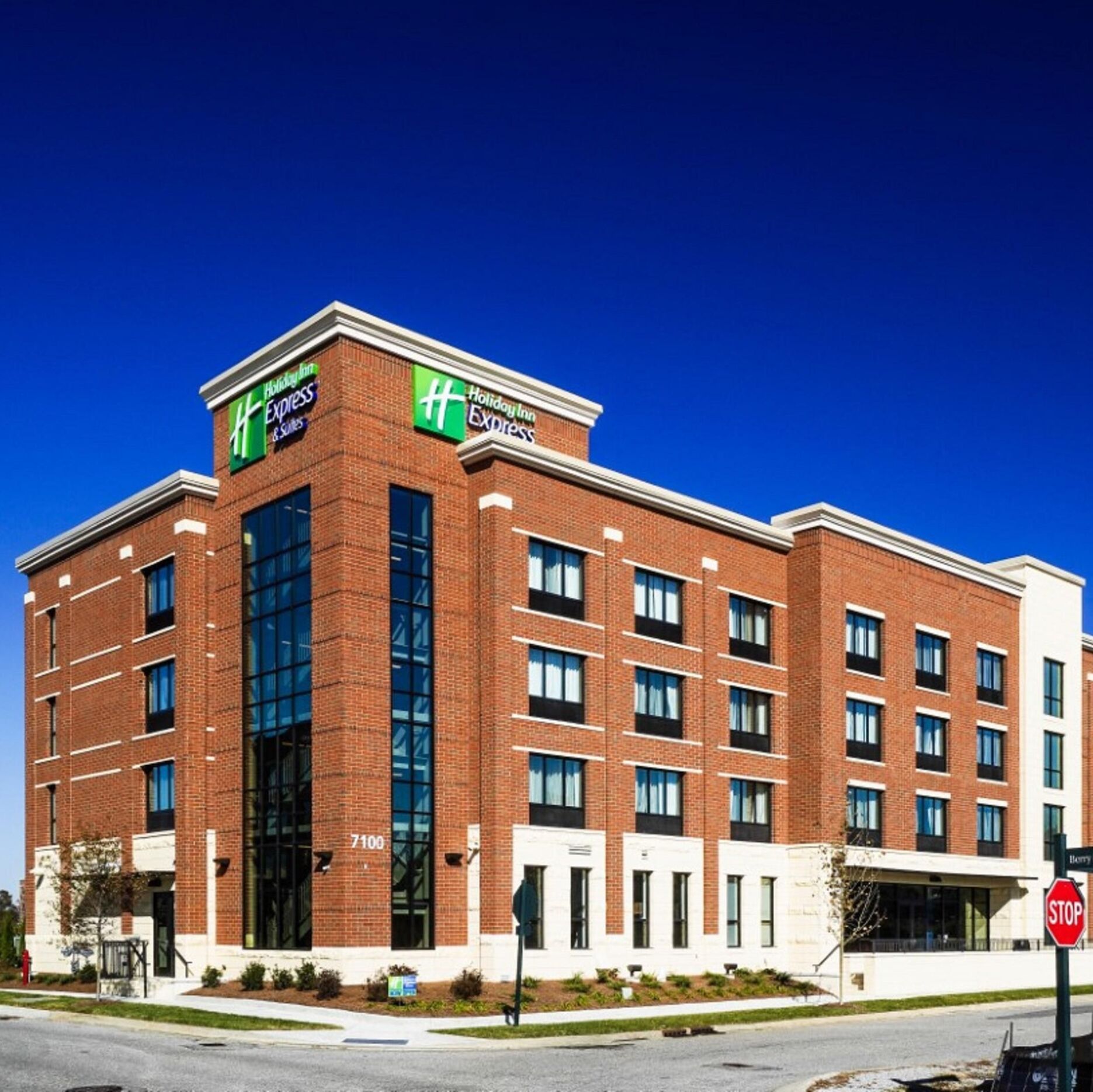 Picture of Holiday Inn Express & Suites Franklin - Berry Farms, an IHG Hotel