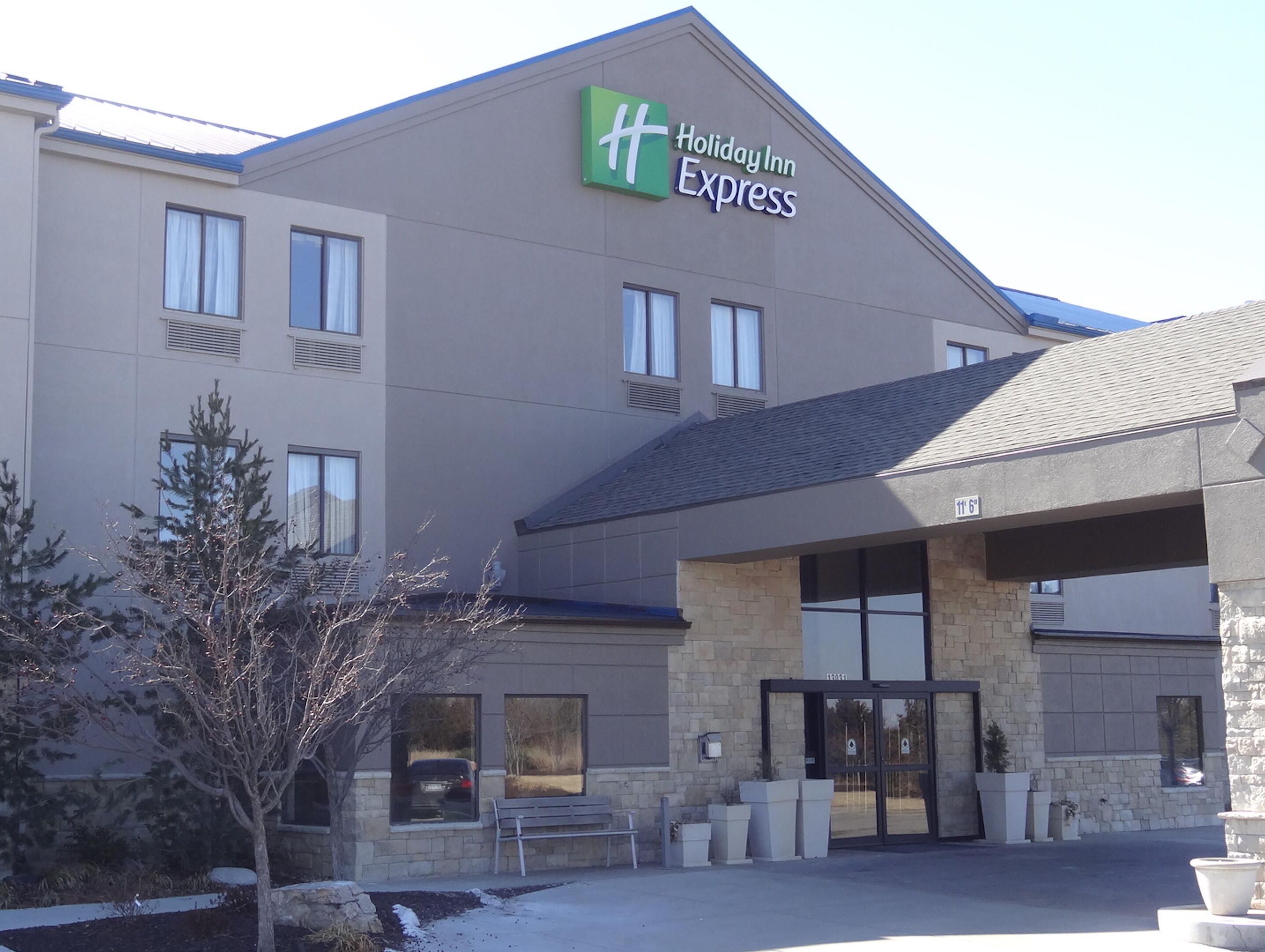 Picture of Holiday Inn Express Kansas City - Bonner Springs