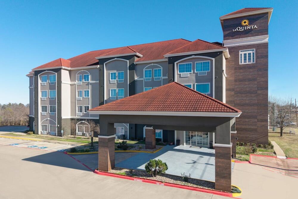 Picture of La Quinta Inn & Suites by Wyndham Paris