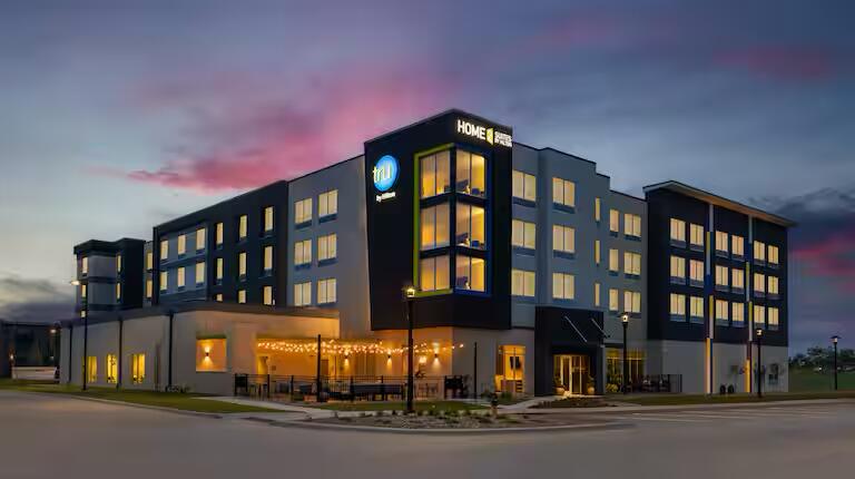 Picture of Tru by Hilton